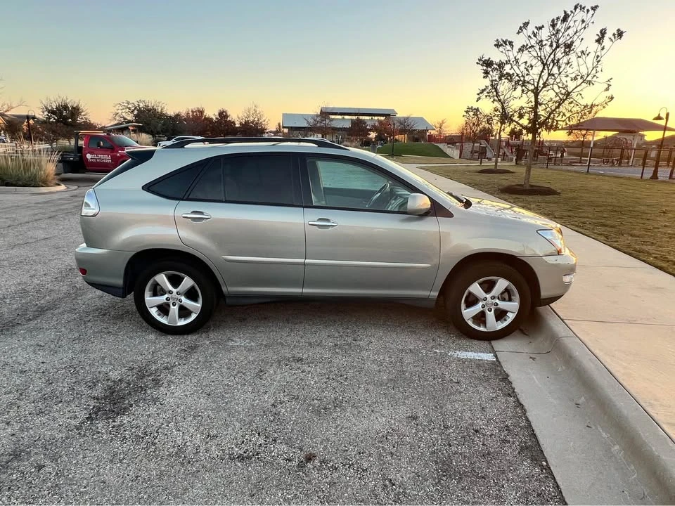 2008 Lexus RX 2nd Gen - Image 2 of 10