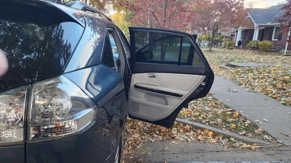 2008 Lexus RX 2nd Gen - Image 6 of 11