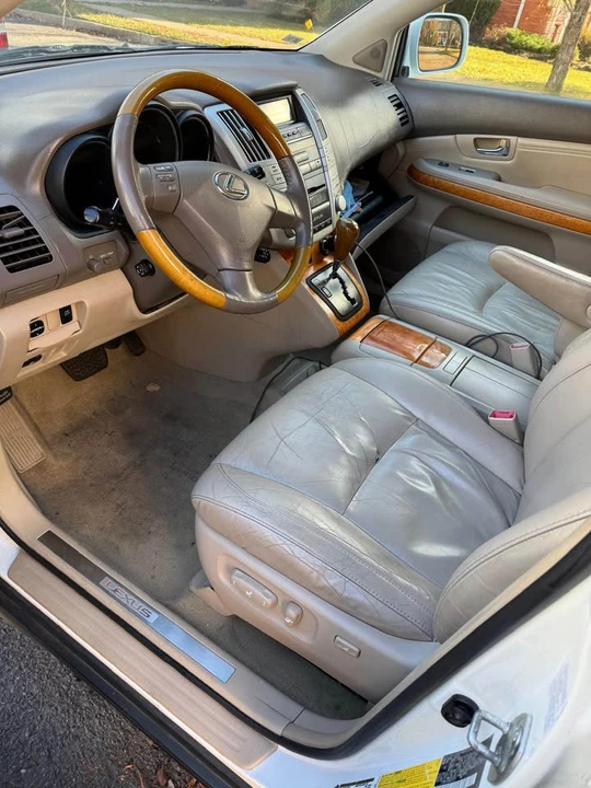2008 Lexus RX 2nd Gen - Image 11 of 17