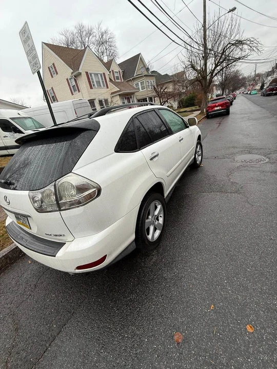 2008 Lexus RX 2nd Gen - Image 3 of 17