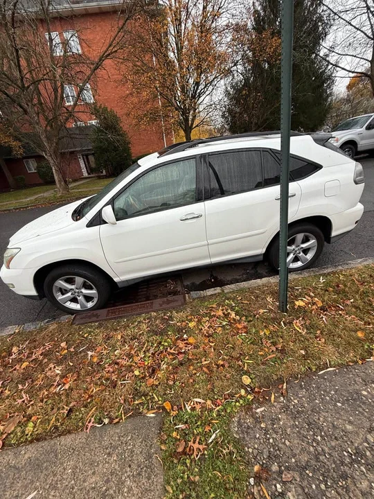 2008 Lexus RX 2nd Gen - Image 2 of 17