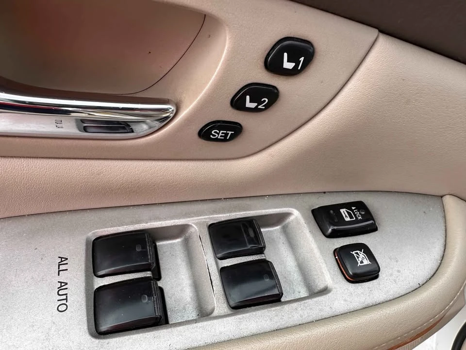 2008 Lexus RX 2nd Gen - Image 9 of 17