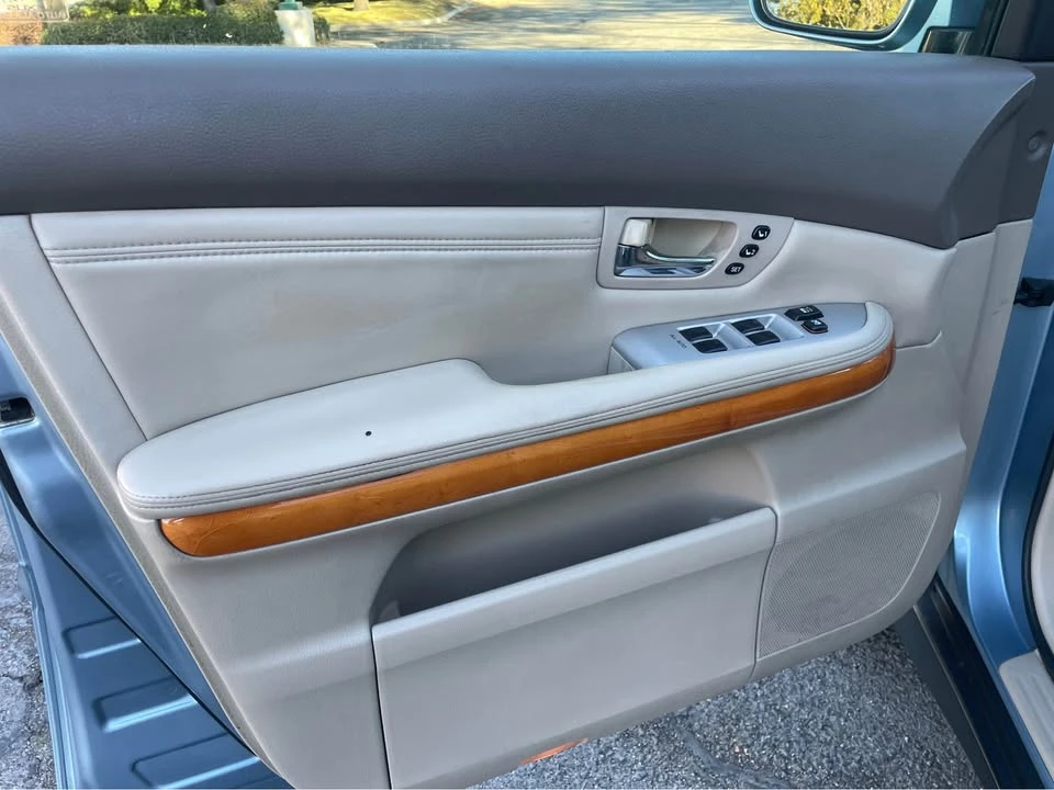 2008 Lexus RX 2nd Gen - Image 9 of 15