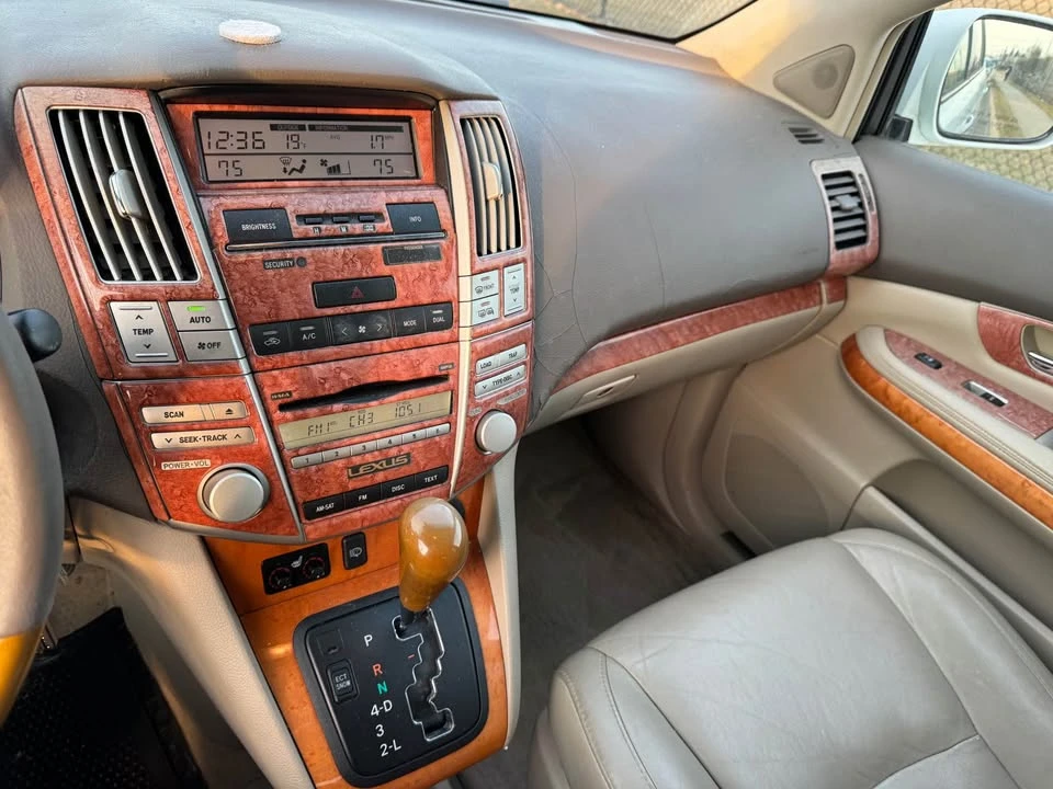 2008 Lexus RX 2nd Gen - Image 9 of 15