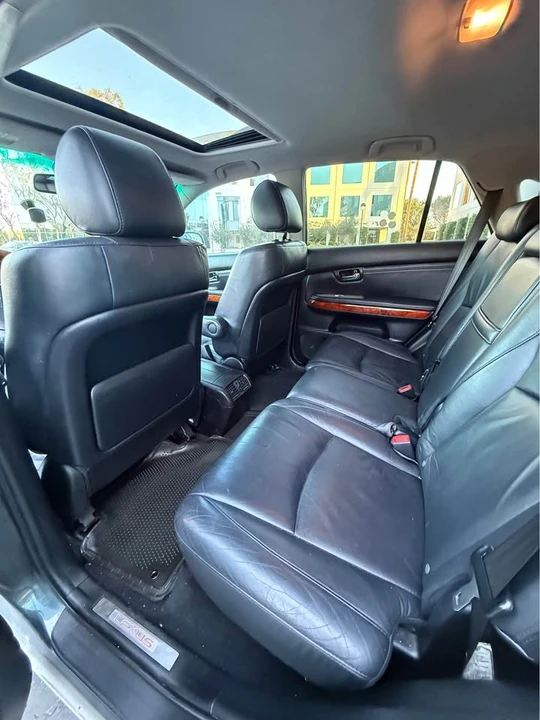2008 Lexus RX 2nd Gen - Image 10 of 15
