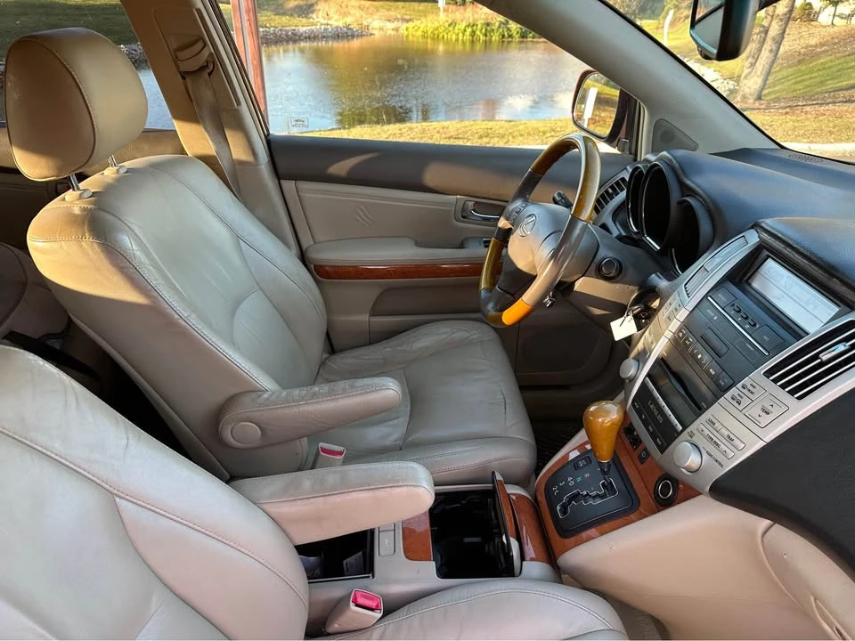 2008 Lexus RX 2nd Gen - Image 11 of 18