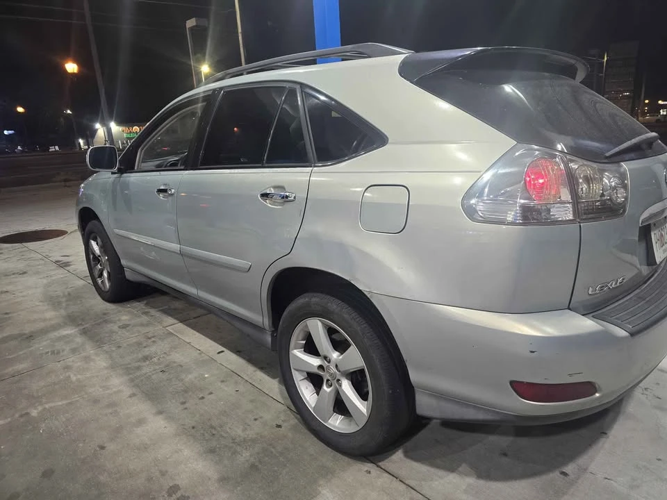 2008 Lexus RX 2nd Gen - Image 5 of 11