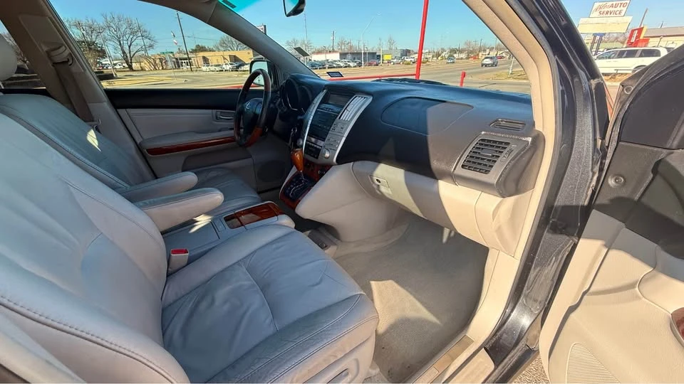 2008 Lexus RX 2nd Gen - Image 17 of 19