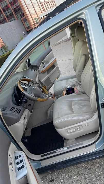 2008 Lexus RX 2nd Gen - Image 10 of 16
