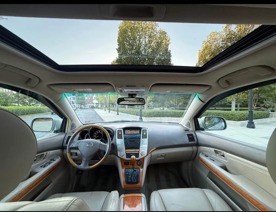 2008 Lexus RX 2nd Gen - Image 10 of 15
