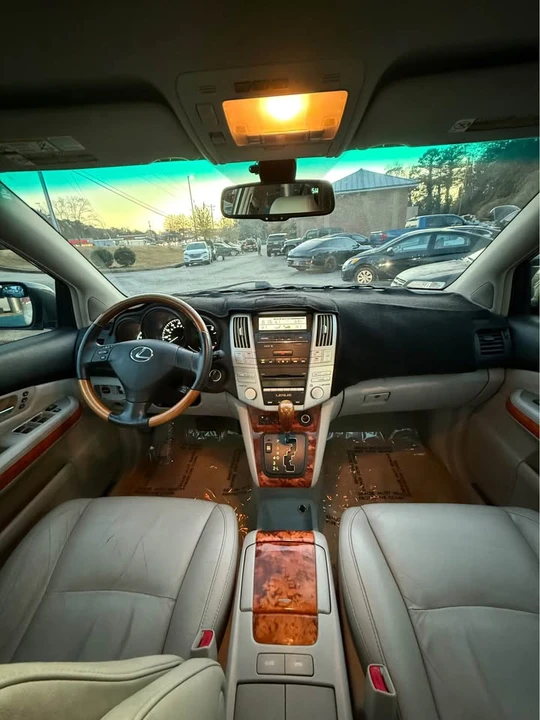 2008 Lexus RX 2nd Gen - Image 11 of 20