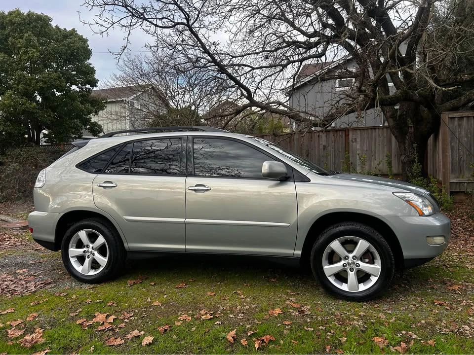 2008 Lexus RX 2nd Gen - Image 2 of 11