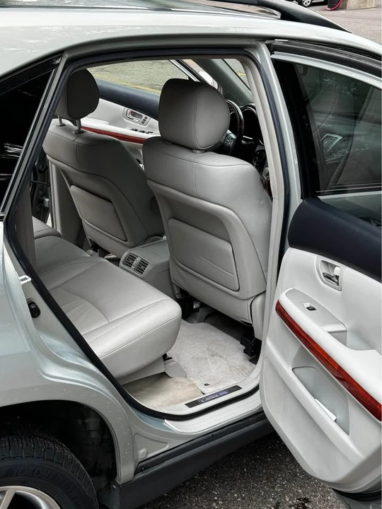 2008 Lexus RX 2nd Gen - Image 11 of 17