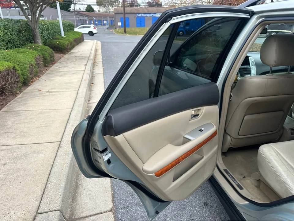2008 Lexus RX 2nd Gen - Image 11 of 15