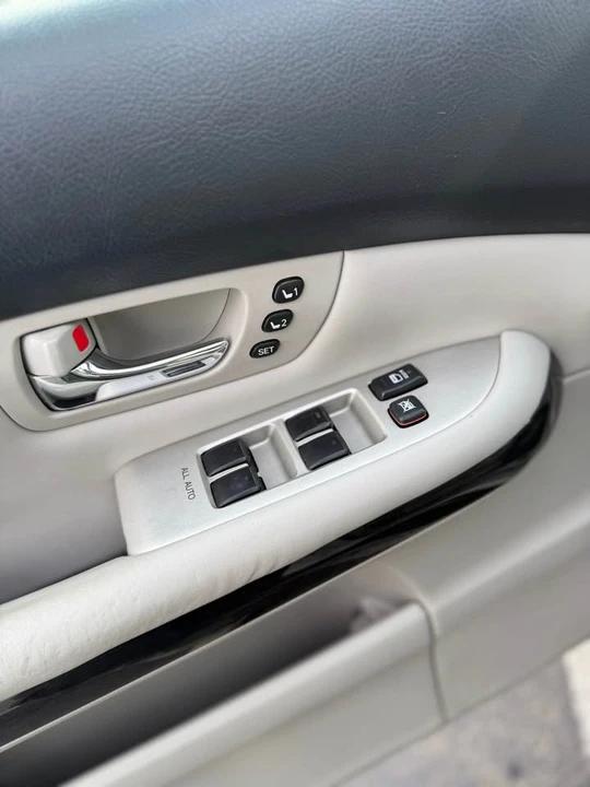 2008 Lexus RX 2nd Gen - Image 10 of 11