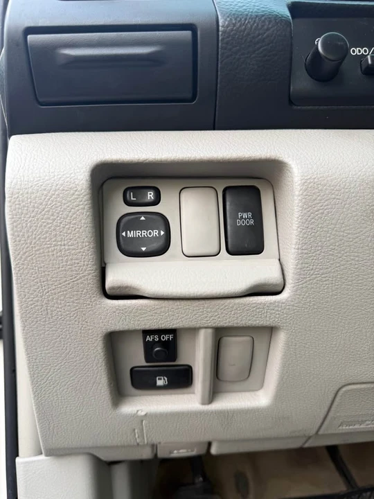 2008 Lexus RX 2nd Gen - Image 9 of 11