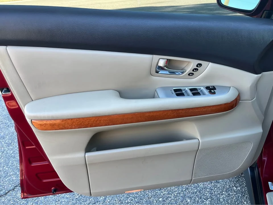 2008 Lexus RX 2nd Gen - Image 11 of 17