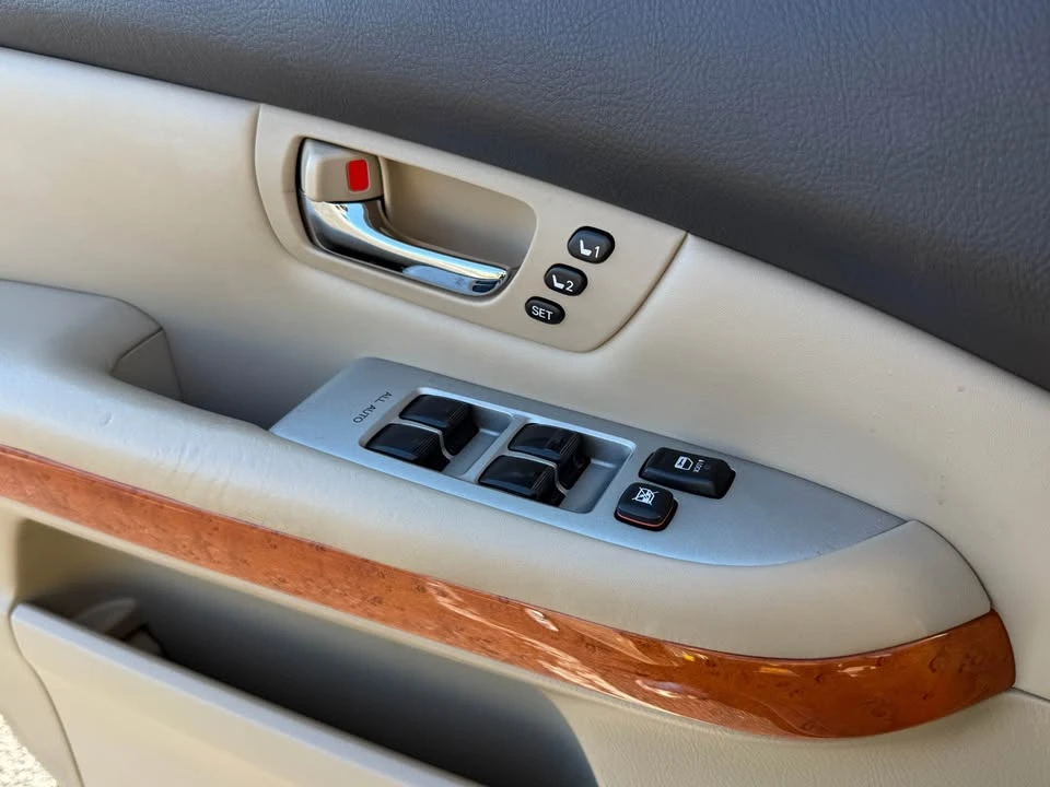 2008 Lexus RX 2nd Gen - Image 16 of 18