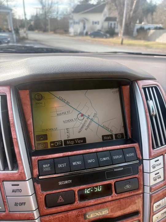 2008 Lexus RX 2nd Gen - Image 8 of 10
