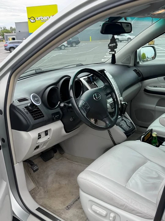 2008 Lexus RX 2nd Gen - Image 10 of 13