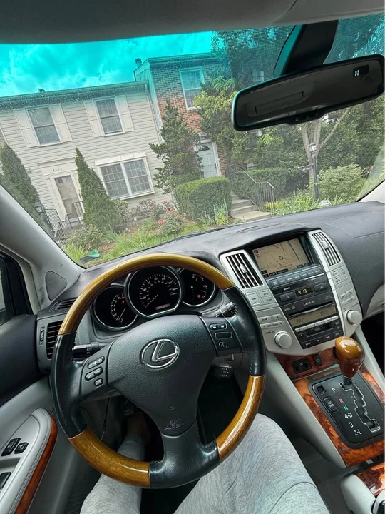 2008 Lexus RX 2nd Gen - Image 5 of 10