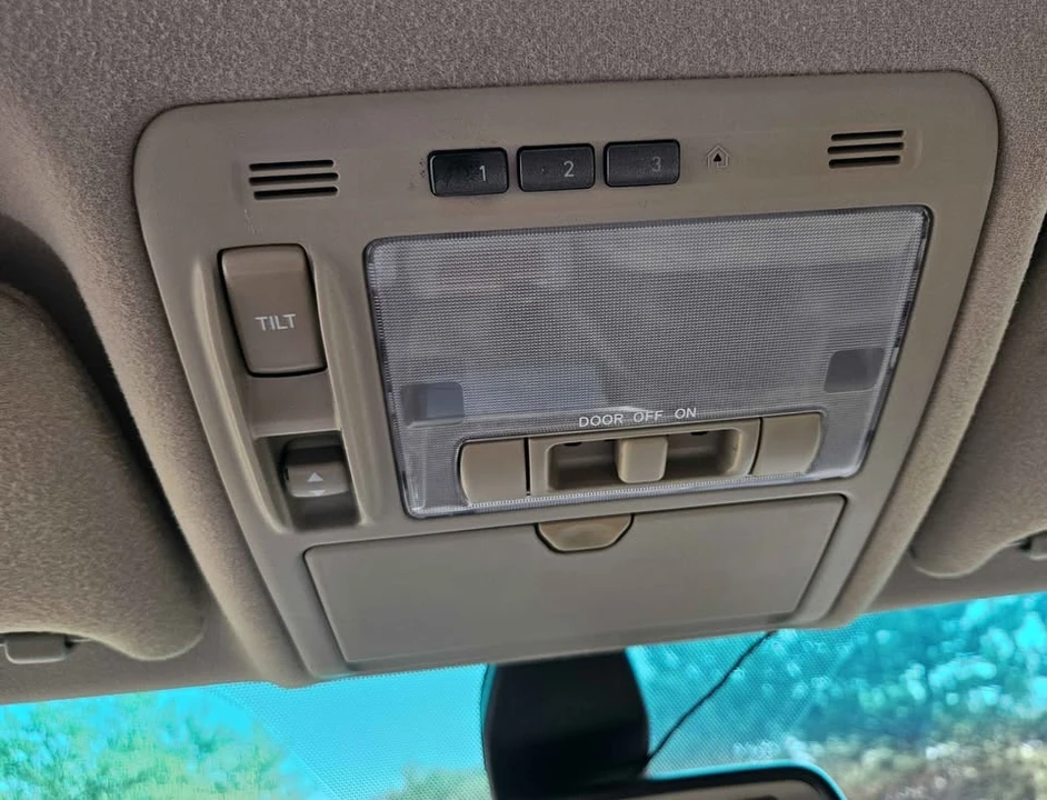 2008 Lexus RX 2nd Gen - Image 17 of 20