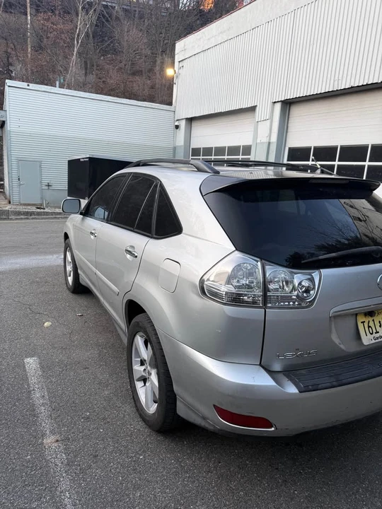 2008 Lexus RX 2nd Gen - Image 3 of 10
