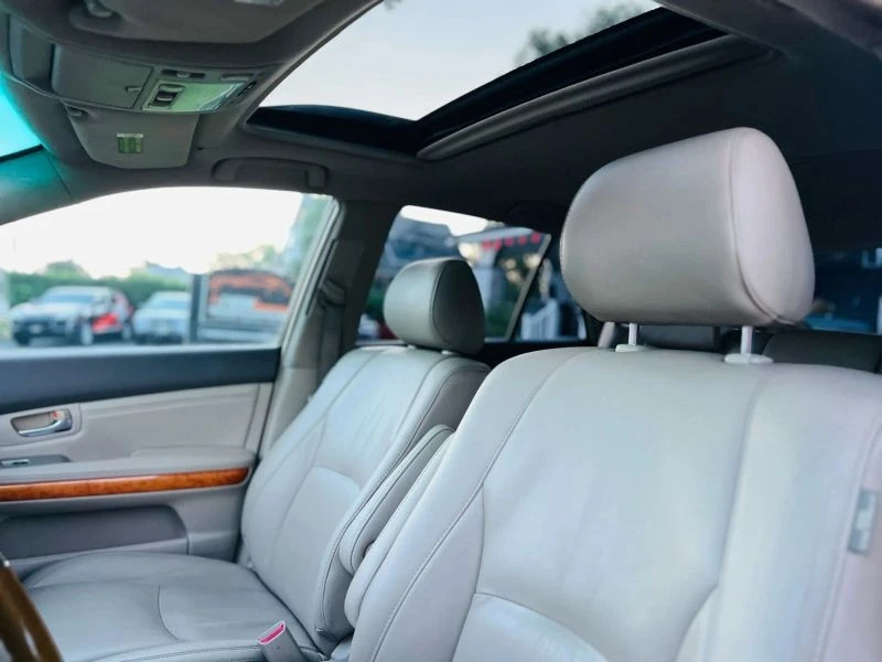 2008 Lexus RX 2nd Gen - Image 9 of 12