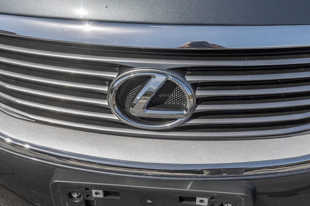 2008 Lexus SC430 - Image 18 of 31
