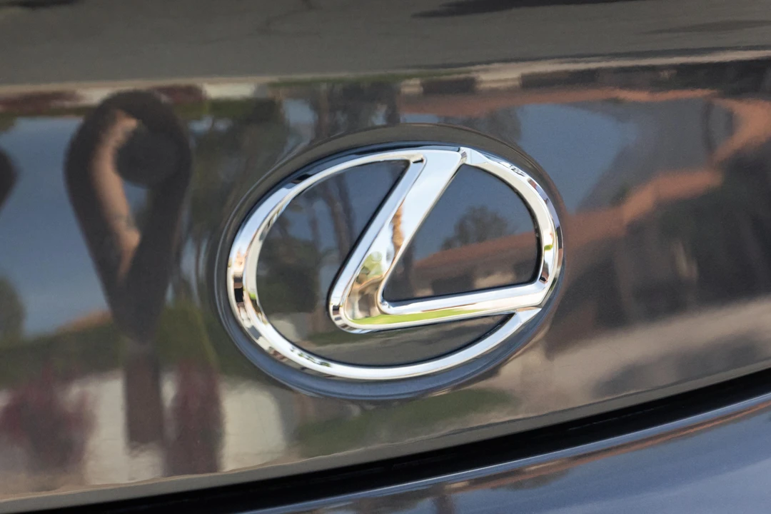 2008 Lexus SC430 - Image 25 of 31