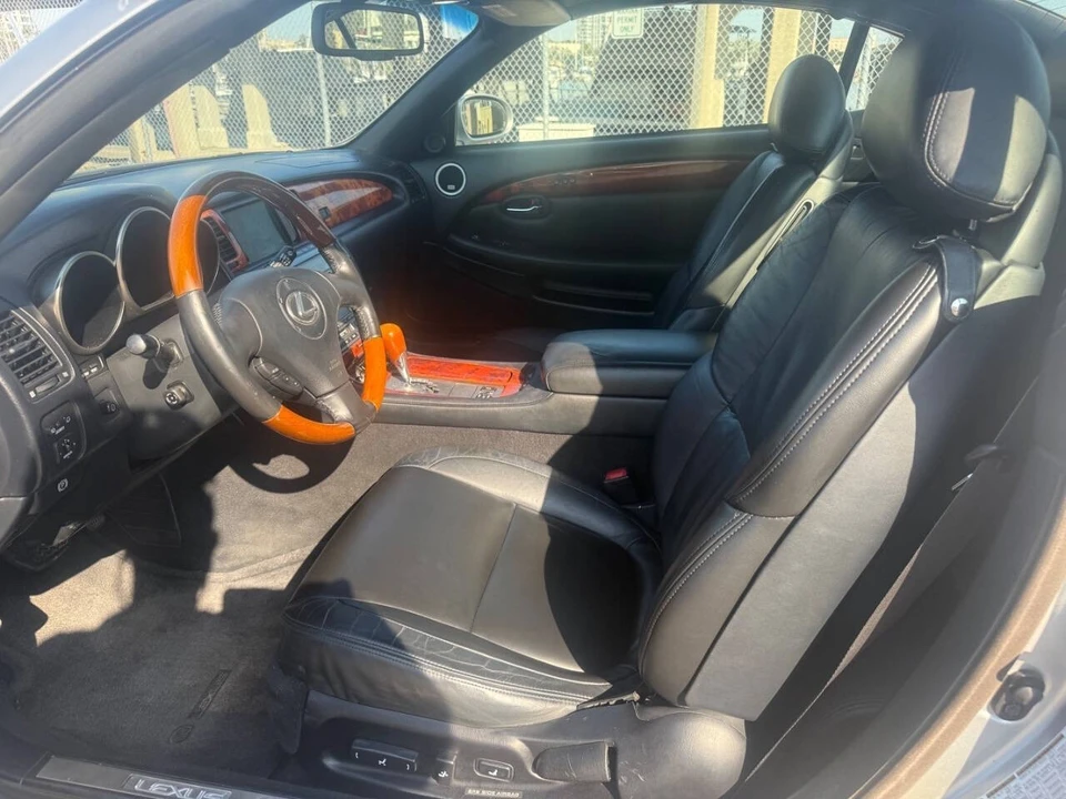 2008 Lexus SC430 - Image 11 of 21