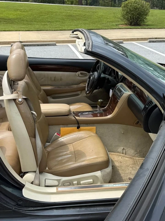 2008 Lexus SC430 - Image 9 of 17