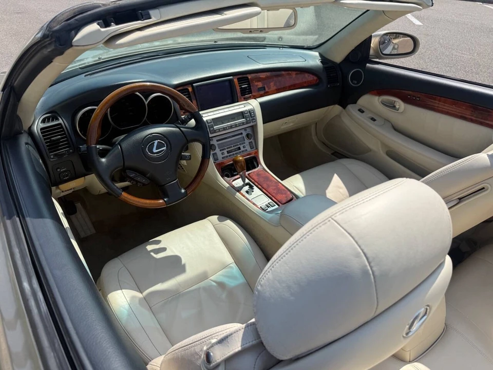 2008 Lexus SC430 - Image 11 of 21