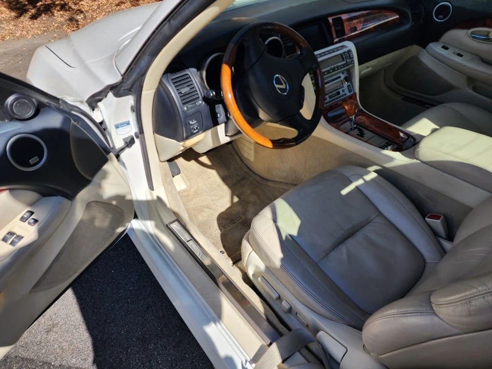 2008 Lexus SC430 - Image 23 of 31