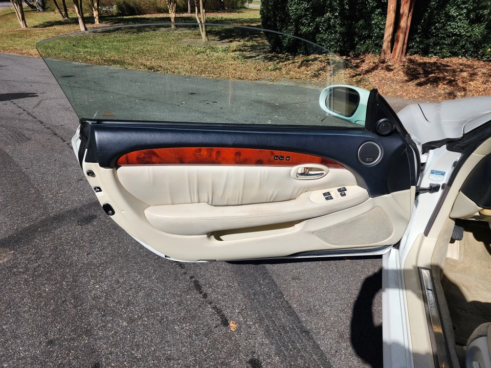 2008 Lexus SC430 - Image 25 of 31