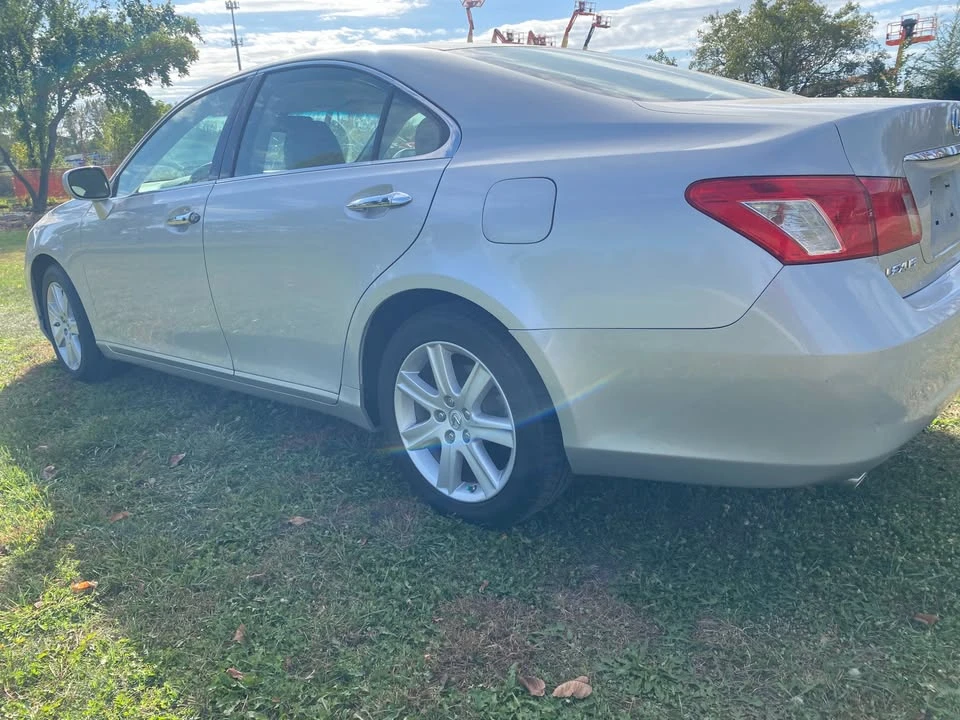 2008 Lexus ES 5th Gen - Image 5 of 15