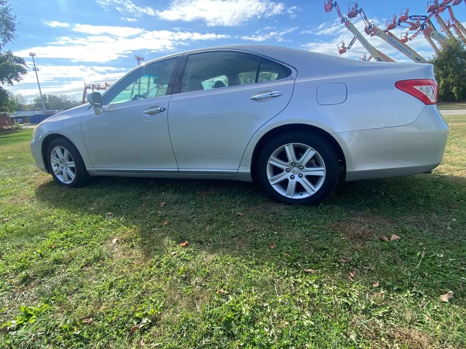 2008 Lexus ES 5th Gen - Image 8 of 15