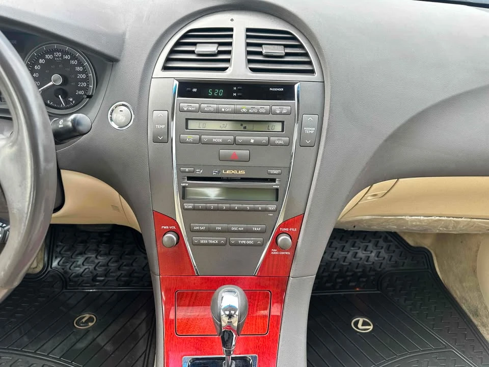 2008 Lexus ES 4th Gen - Image 12 of 13