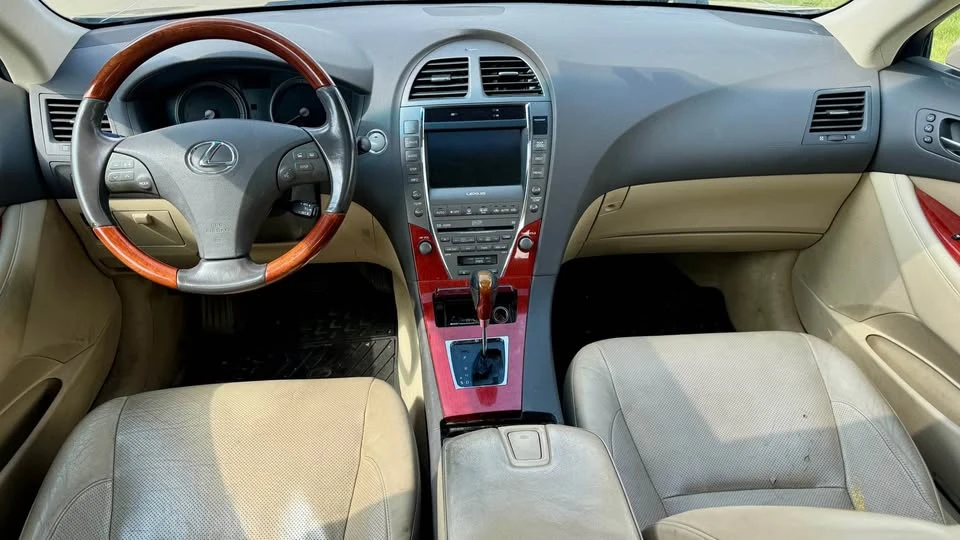 2008 Lexus ES 4th Gen - Image 2 of 8
