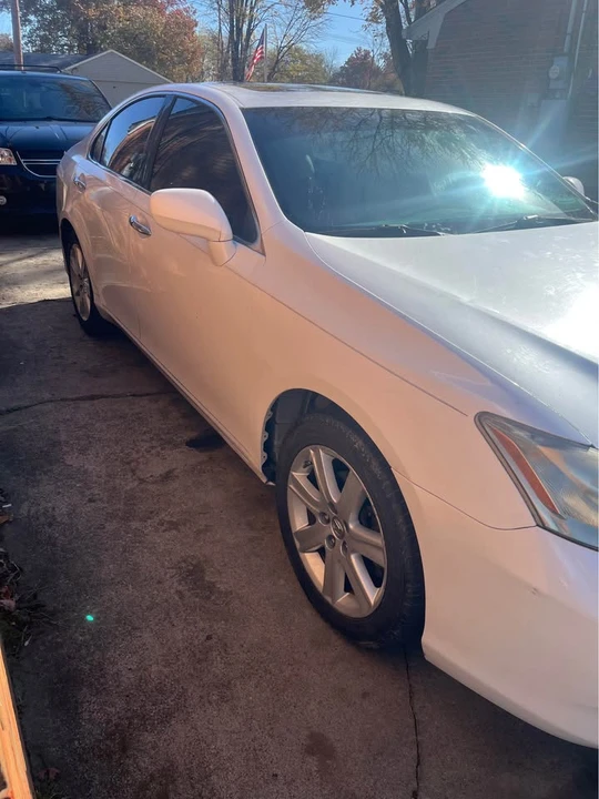 2008 Lexus ES 4th Gen - Image 2 of 9