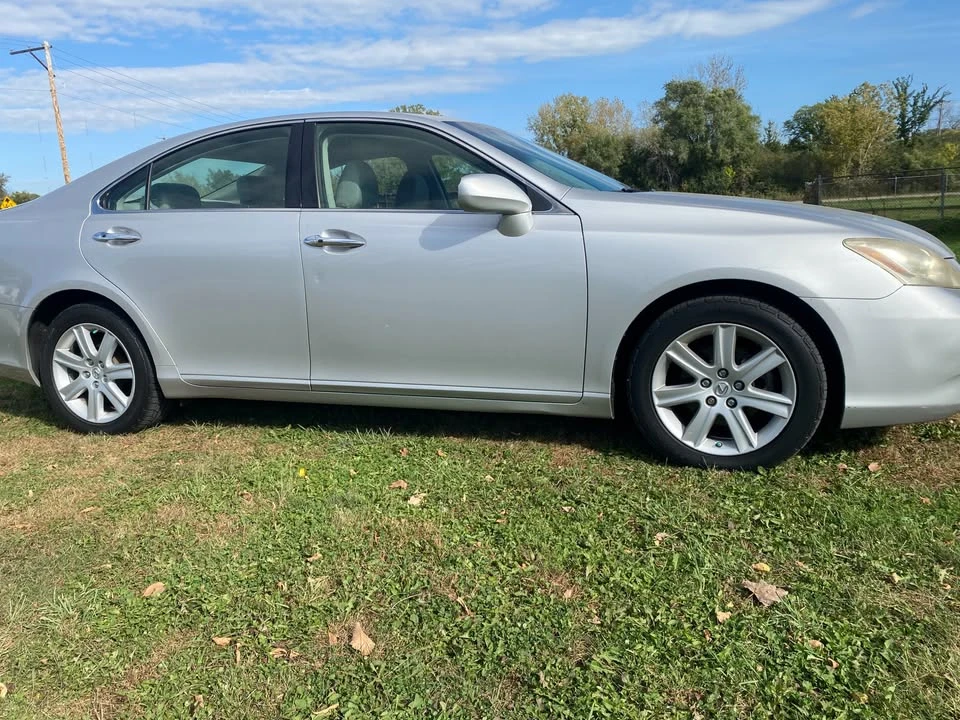 2008 Lexus ES 5th Gen - Image 3 of 15