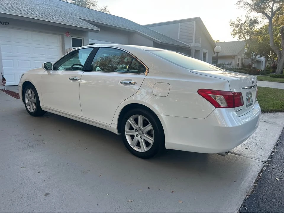 2008 Lexus ES 4th Gen - Image 5 of 15