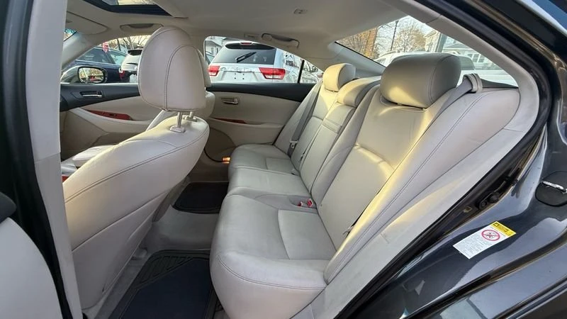 2008 Lexus ES 5th Gen - Image 11 of 16
