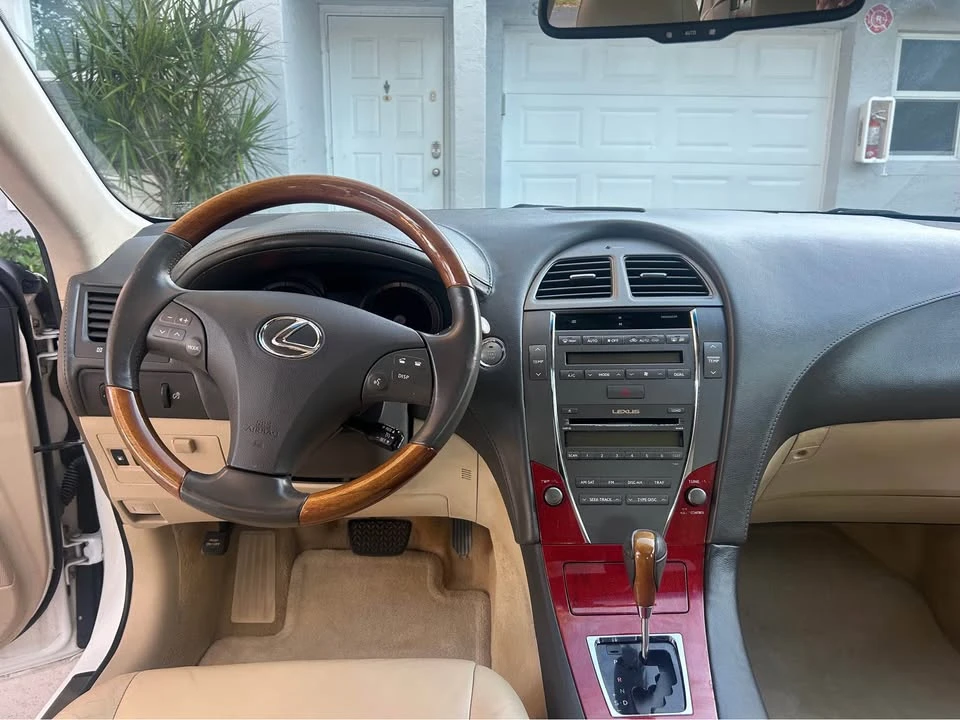 2008 Lexus ES 4th Gen - Image 8 of 15