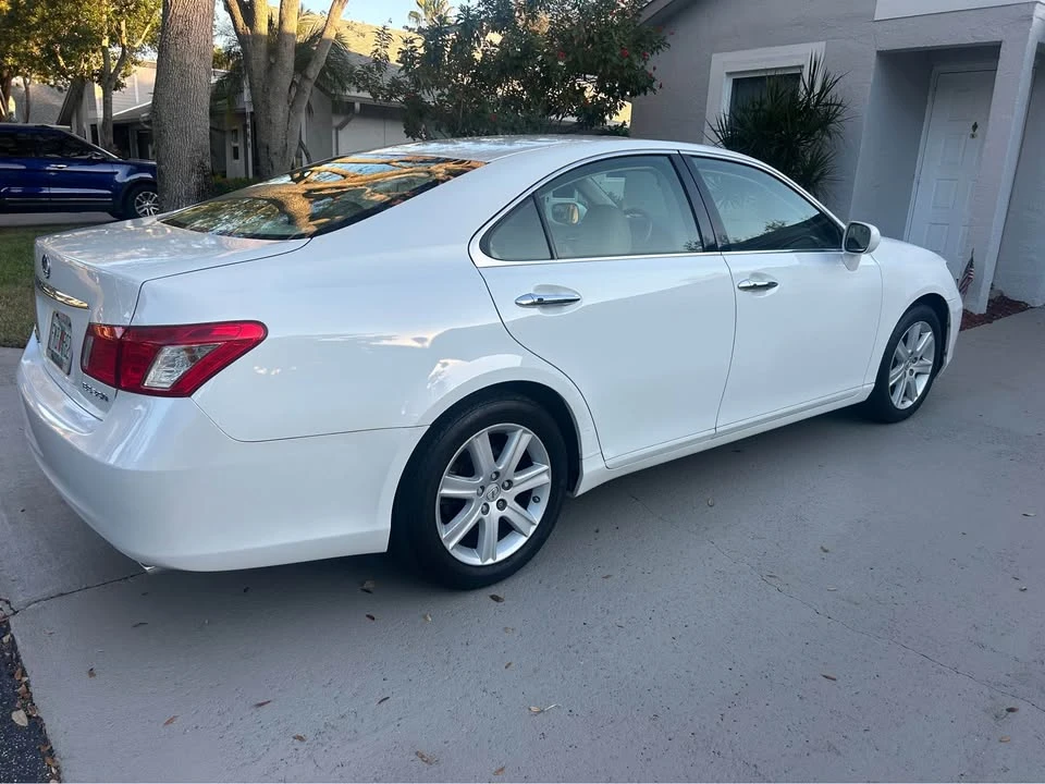 2008 Lexus ES 4th Gen - Image 2 of 15