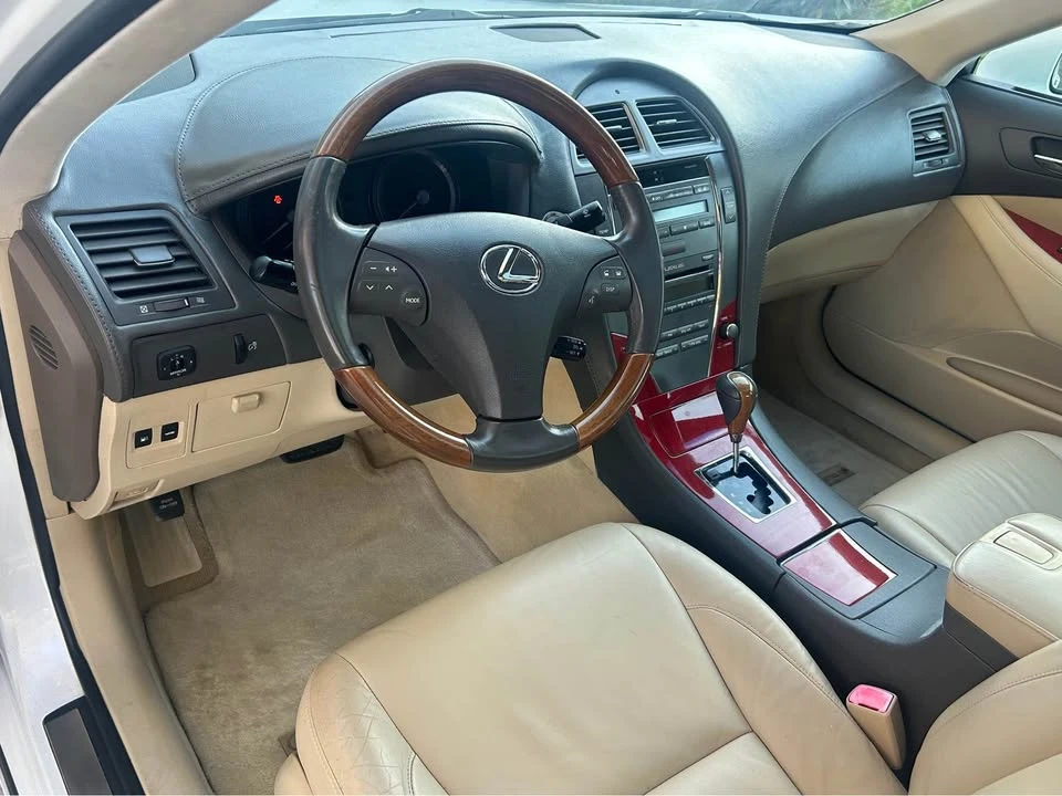 2008 Lexus ES 4th Gen - Image 11 of 15