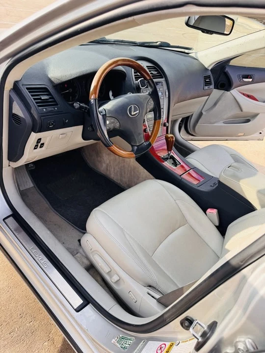 2008 Lexus ES 4th Gen - Image 9 of 17