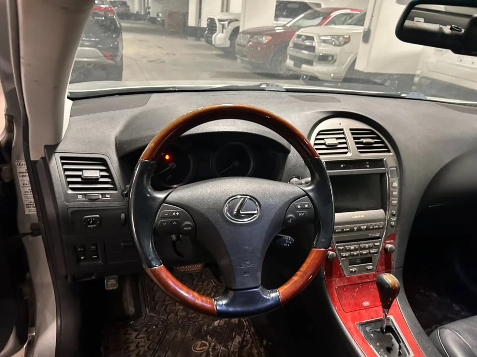 2008 Lexus ES 5th Gen - Image 11 of 13