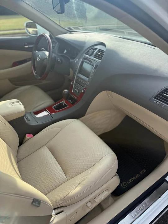 2008 Lexus ES 4th Gen - Image 11 of 14