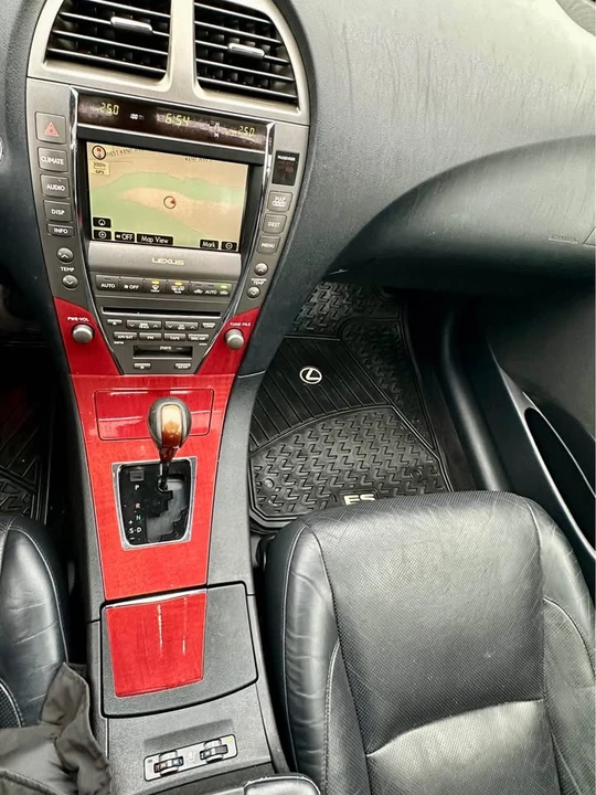 2008 Lexus ES 4th Gen - Image 11 of 20
